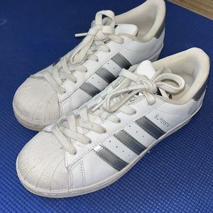 Adidas Superstar Women’s size 8 tennis shoes